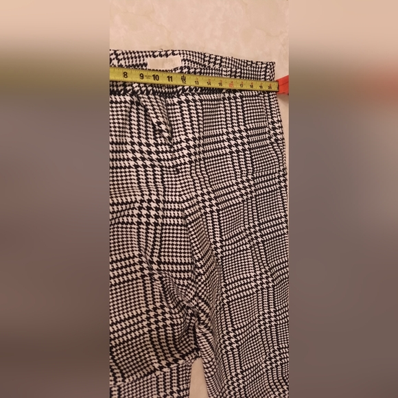 Michael Kors Black and White Checkered Cropped Pants - Picture 11 of 14